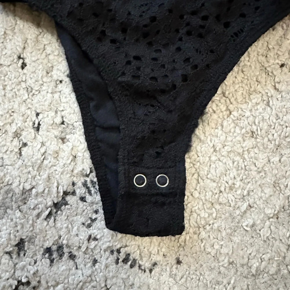 Hollister Bodysuit Solid Black Eyelet. Adjustable straps / Snap Crotch Small - Picture 6 of 7